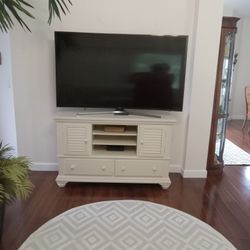 Flat Curved 57in Wide TV & Stand