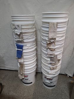 (1) Empty 5 Gallon Bucket