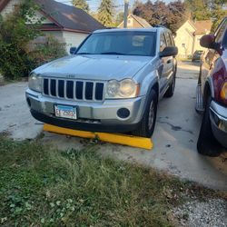 2005 Jeep Grand Cherokee (contact info removed) 