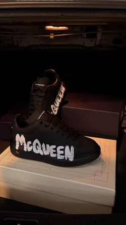 Alexander mqueens graffiti