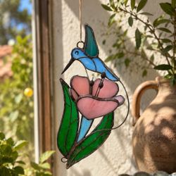 Vintage Stained Glass Hummingbird & Flower Hanging Ornament Salvaged Wind Chime Repurposed 7x4” DYI Art Tiffany STYLE. Collectible Small 