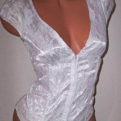 JUNIOR'S WOMEN'S WHITE VNECK LACE UP CORSET TIE LOW CUT TANK TOP TSHIRT DRESS SHIRT SIZE SMALL SM 