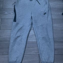 Nike Tech Fleece Sweatpants Gray