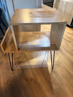 Free Mid century modern Side table desk