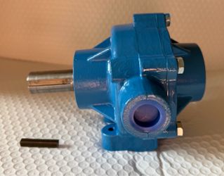 7560C Cast Iron 8 Roller Pump For Hypro 3/4" NPT 15/16" Shaft Ag Sprayer Pump