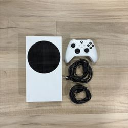 Xbox Series S – Excellent Condition – Controller & All Cables