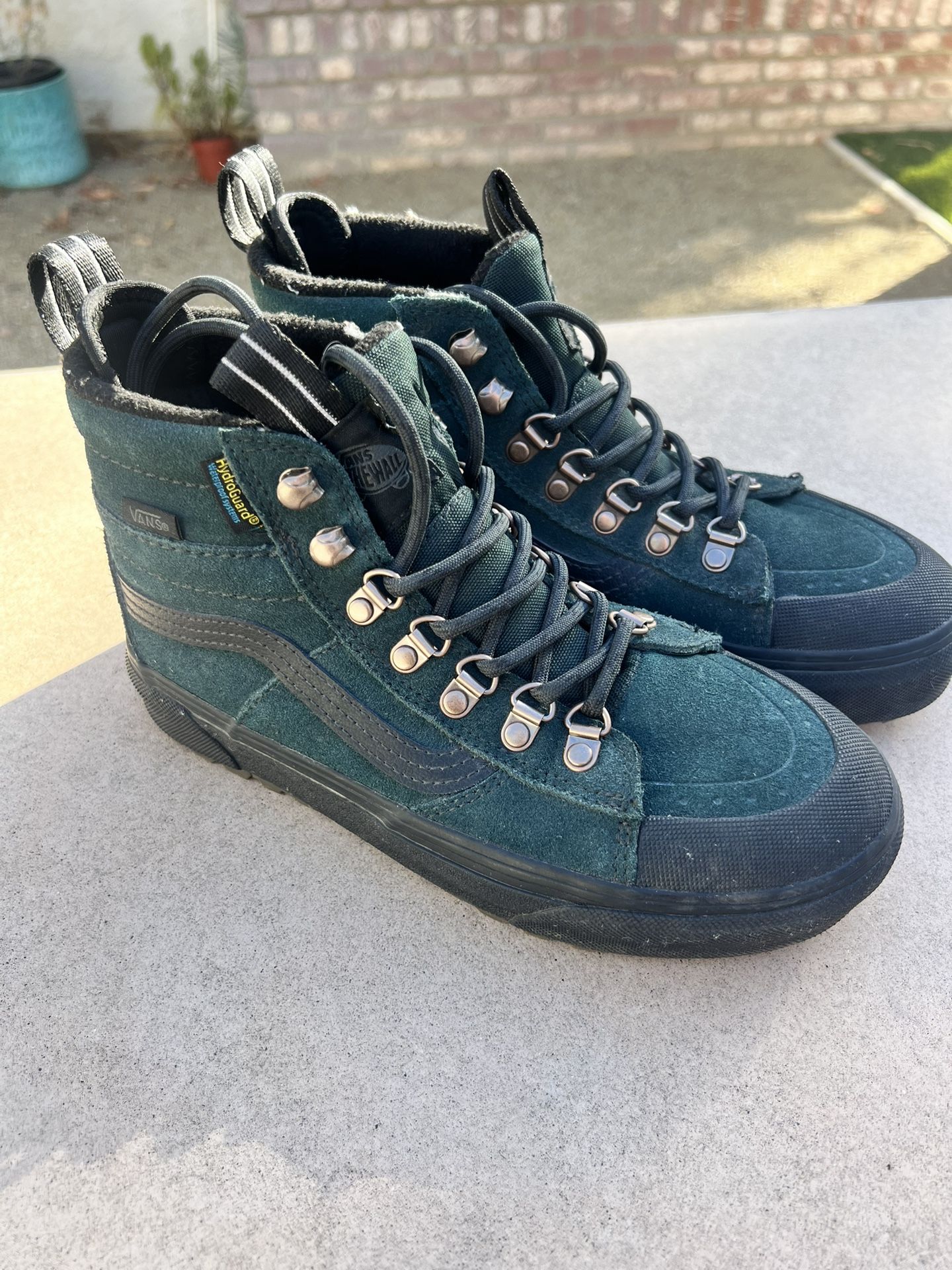 VANS MTE SK8-HI WATERPROOF Women’s Size 6