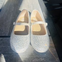 Girl flats, Art class