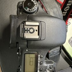 For Sale: Pristine Canon EOS 7D Digital SLR Bundle – Like New: $495