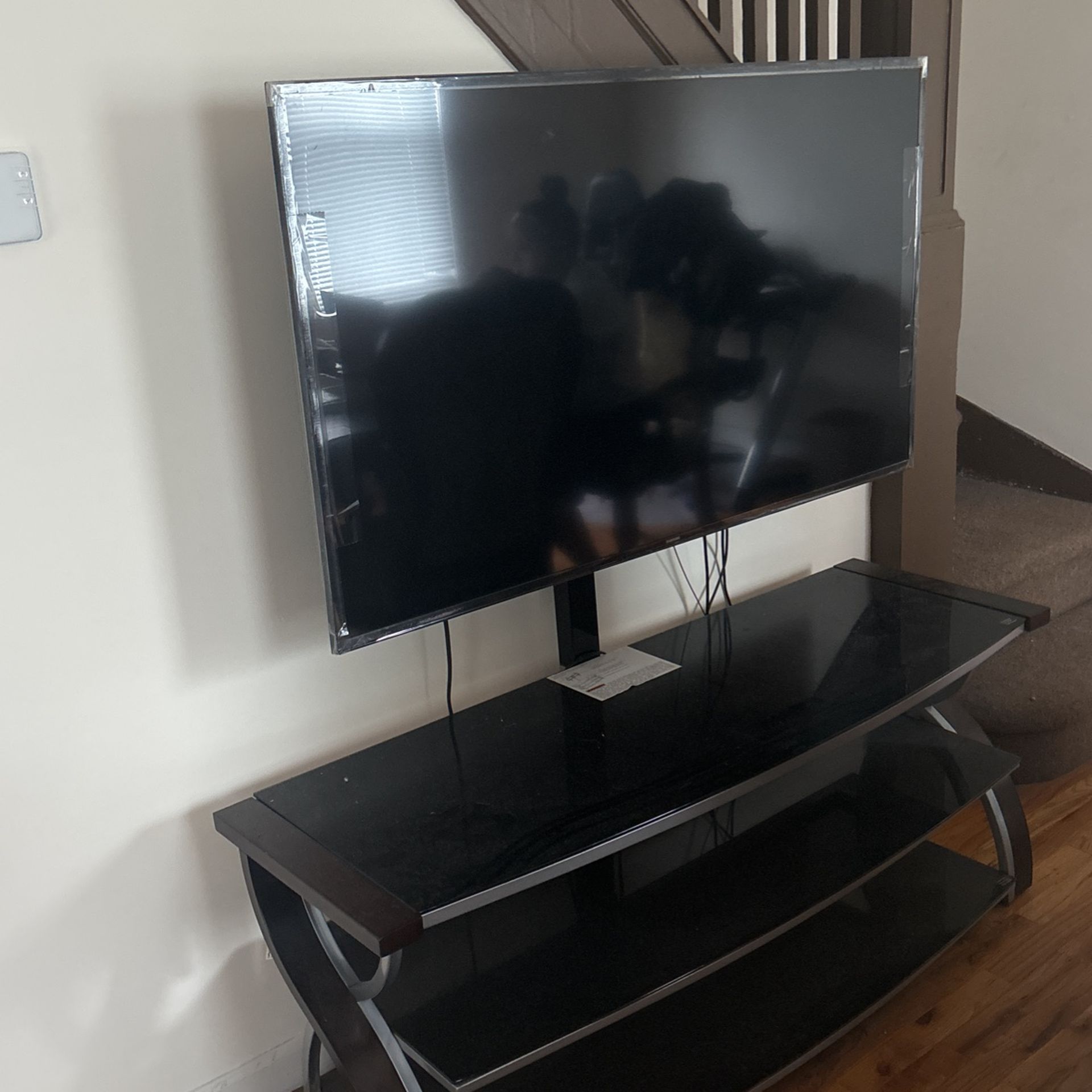Samsung TV 55 Inches With Stand