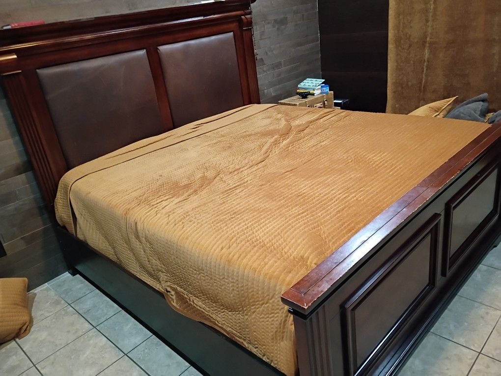 King Size Bed And Tempur-pedic