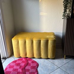 Ottoman / Bench 