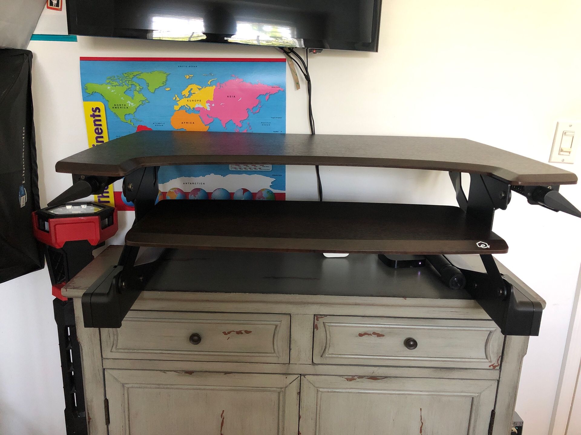 Sit and Stand Up Desk