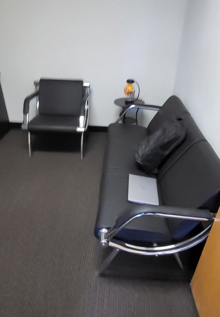 Office Furniture Couch and Chair Like NEW! Other - Business equipment