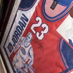 LIMITED EDITION WARNER BROTHERS SIGNED MICHAEL JORDAN JERSEY 