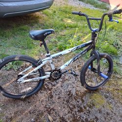 Kent BMX Bicycle With Pegs And Spare Tube