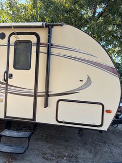 Camping trailer