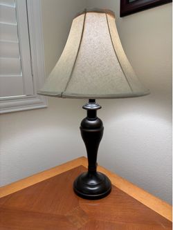 Classic Bronze Table Lamp with Linen Shade – Excellent Condition