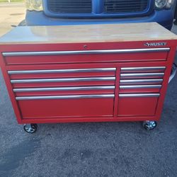 ROLLING TOOL BOX WITH METAL TOP 