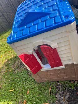 Kids Plastic Outdoor Playhouse