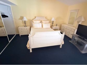 Bedroom set *read description*