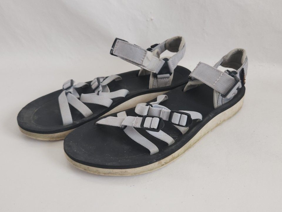 Gray Womans Sz 10 Teva Need Cleaned