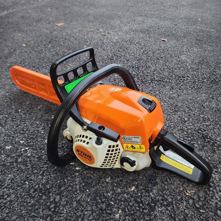 Stihl Gas Chainsaw Model MS-211C