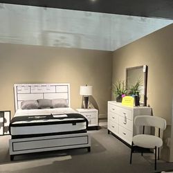 Queen Bed, Dresser, Mirror And Nightstand 