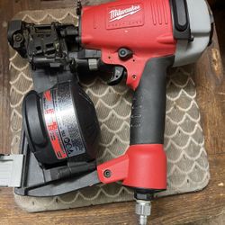 Milwaukee Roofing Nail Gun