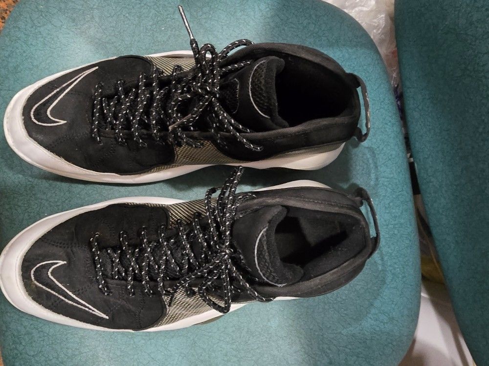 Nike shoes size 11.5