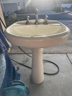 Bathroom sink