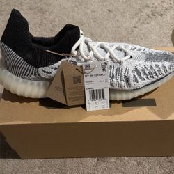 Yeezy 350V2 CMPCT Panda