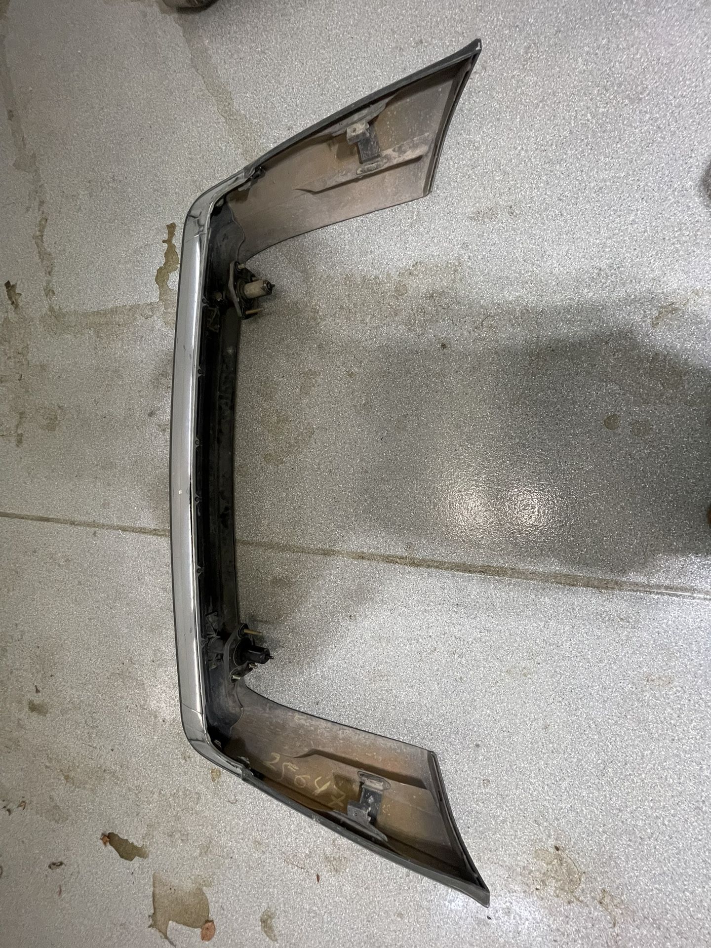 560SEL 420SEL W126 Mercedes Rear Bumper