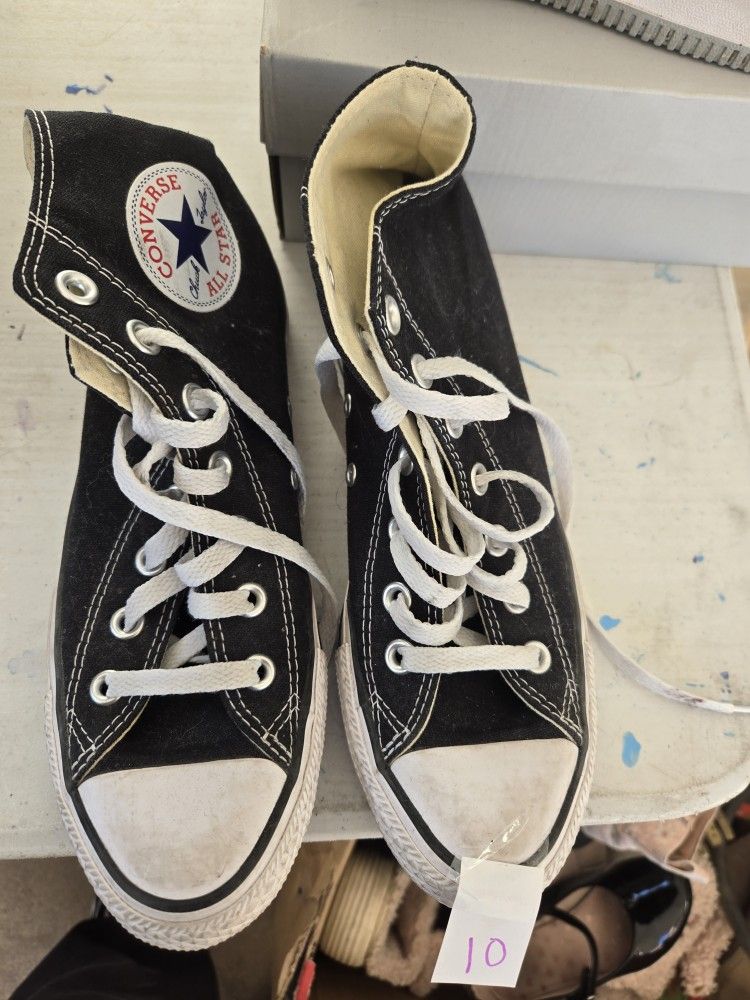 Womens Size 7 Converse $10 ( Pick Up In Mesa)