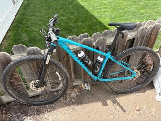 Specialized Pitch 27.5 mountain bike