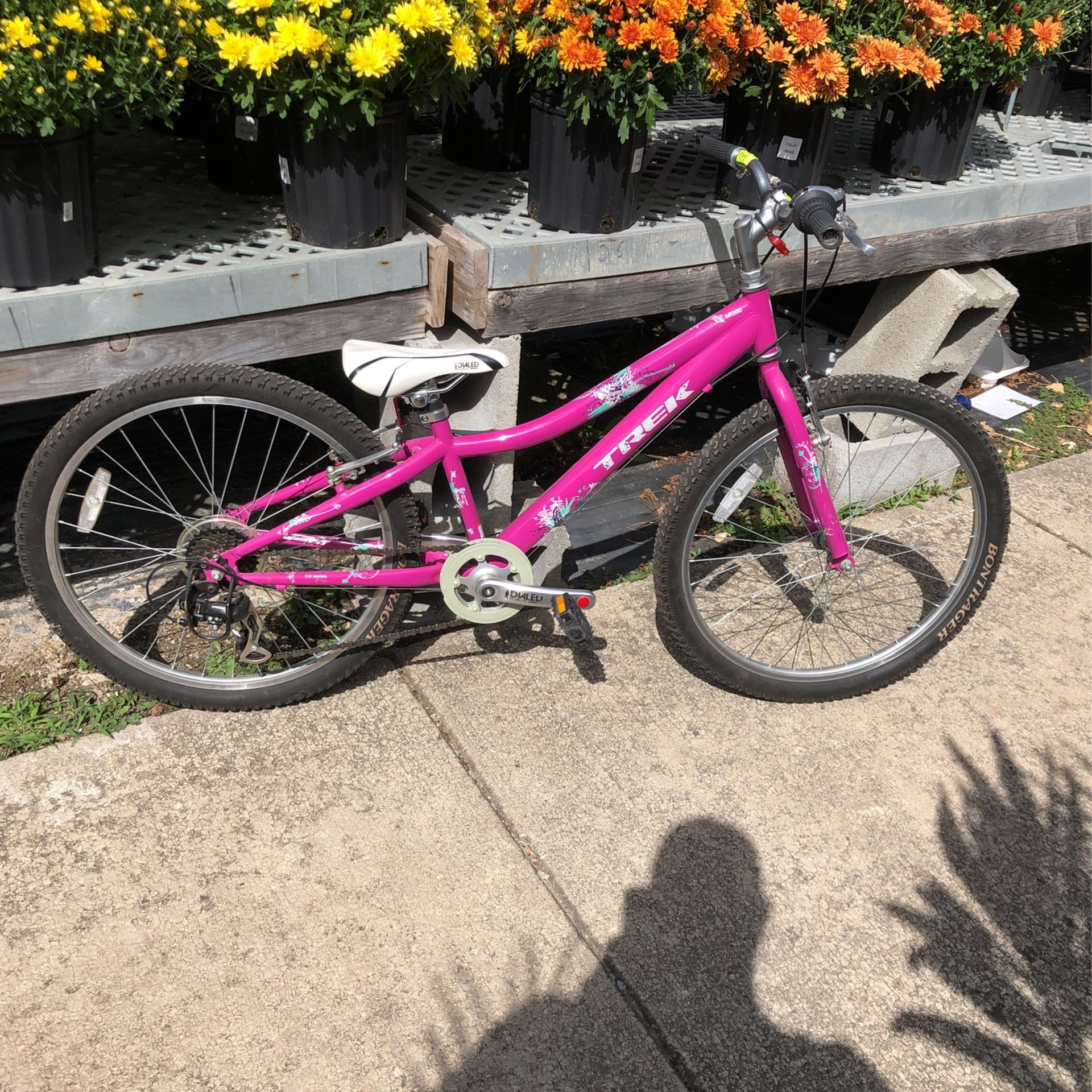 TREK MT200 PINK Kids Junior 7 Speed Mountain Bike 🚵‍♀️ 24” Wheels 12” FRAME