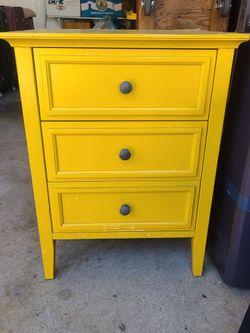 Home goods/Decor /Night Stand- $5