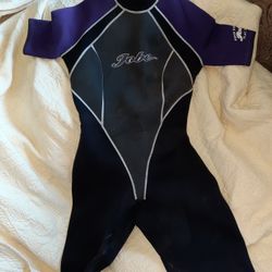 Wet Suit Women Shorty Size 9-10
