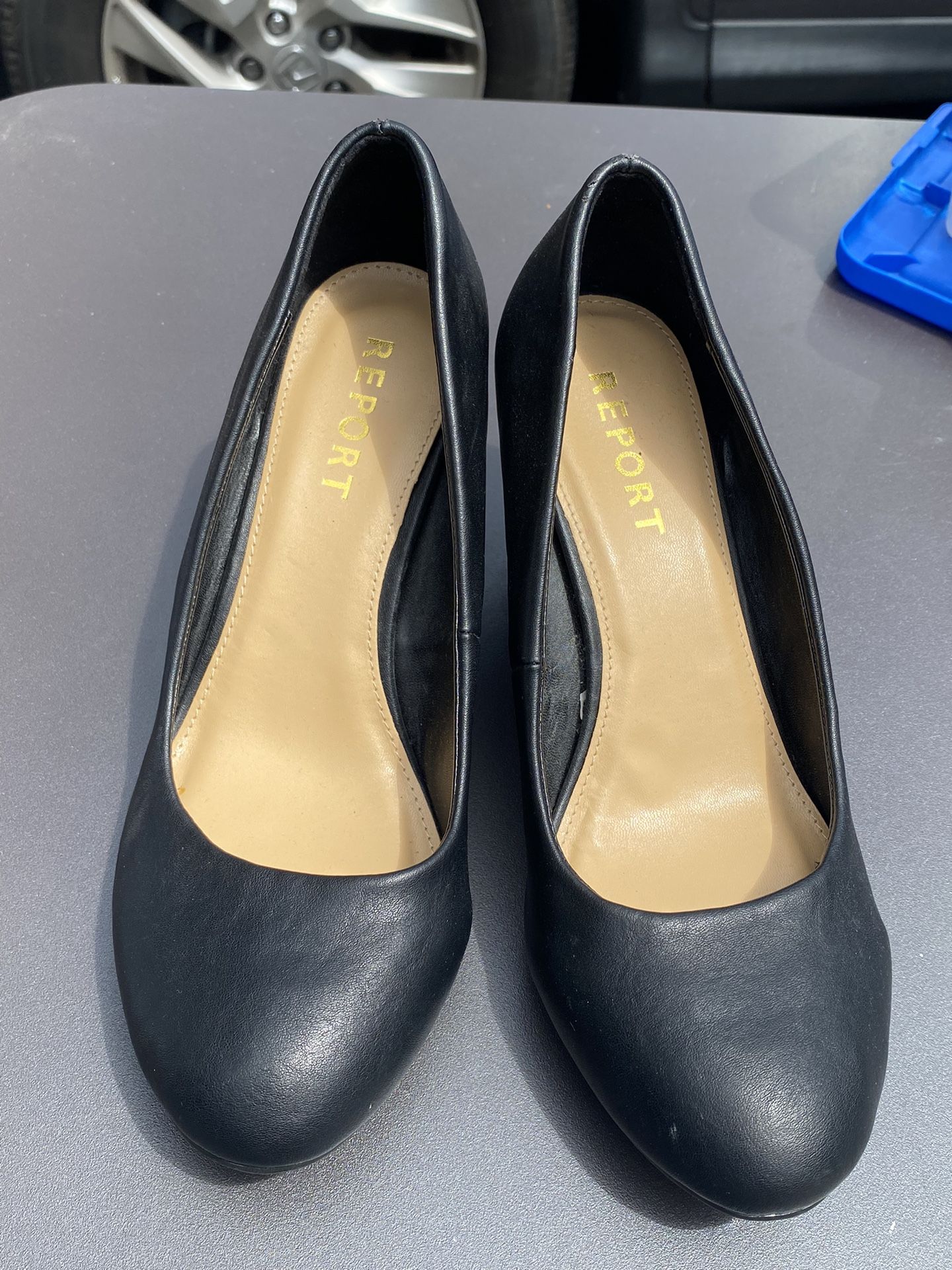 Report Black Wedges 8