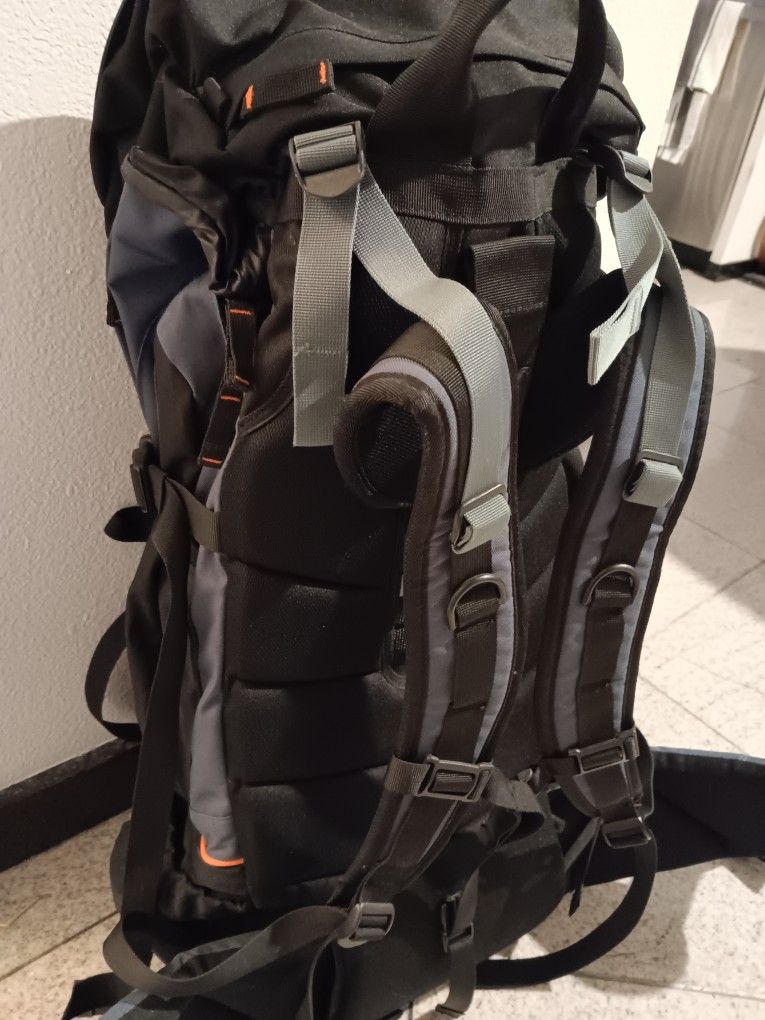 NEW Outdoor Hiking Backpack 