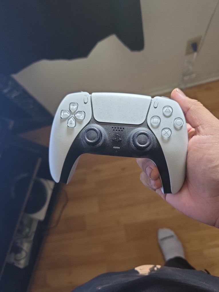 White Ps5 Controller For Parts