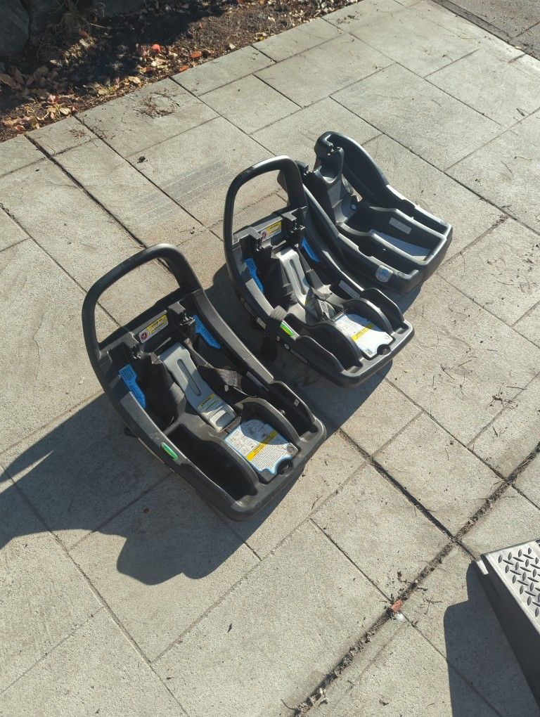 3 Graco Click Connect Base