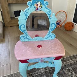 $5 Frozen Light Up Vanity 