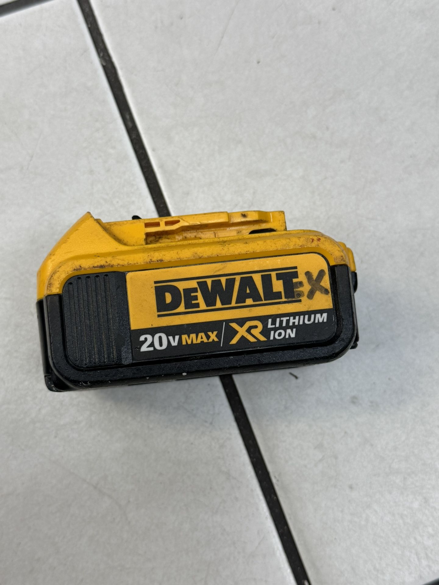 DEWALT XR 20V MAX Lithium Ion Battery (DCB204)