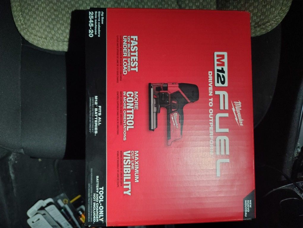 Milwaukee M12 Fuel Jig Saw 
