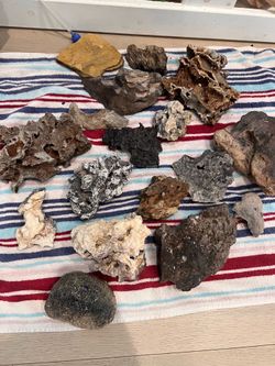 Aquarium rocks