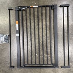 Extra Tall Baby/Pet Gate 42” high, 29.5”-40” wide