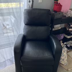 Set Of Two Recliners 