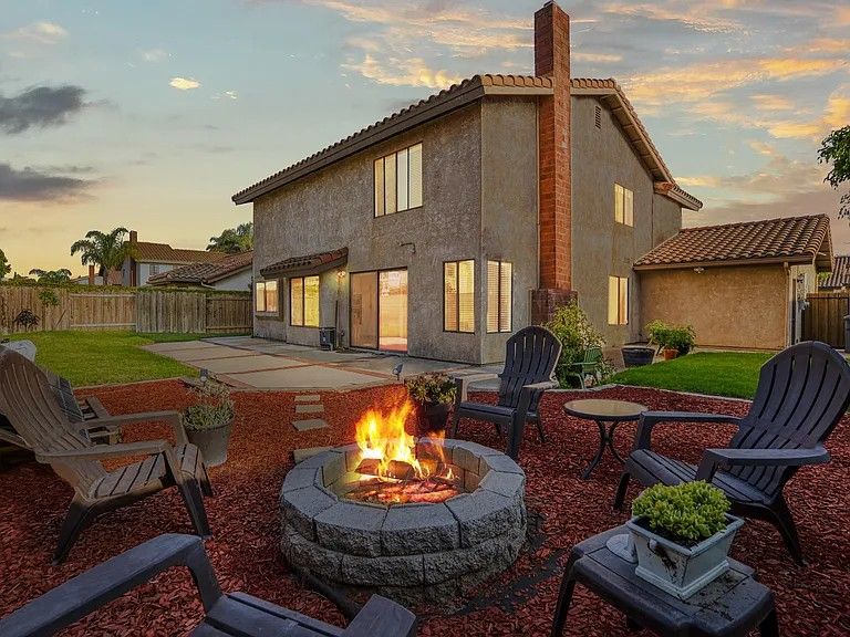 Fire pit ring with bricks
