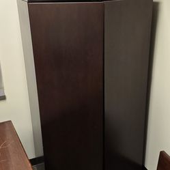 Various cabinet/bookshelf (office)